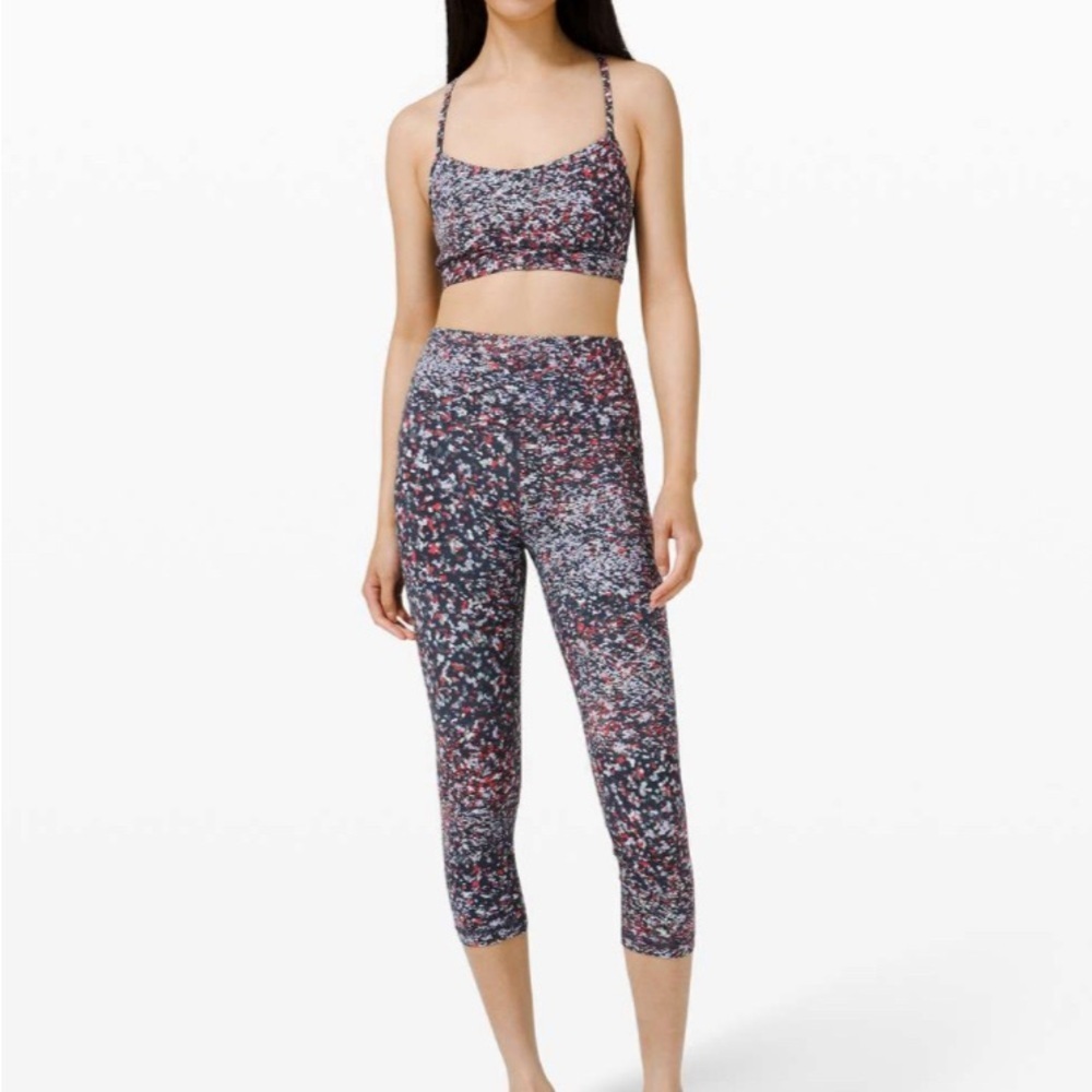 Lululemon Align Crop *21"
Water Blossom Multi